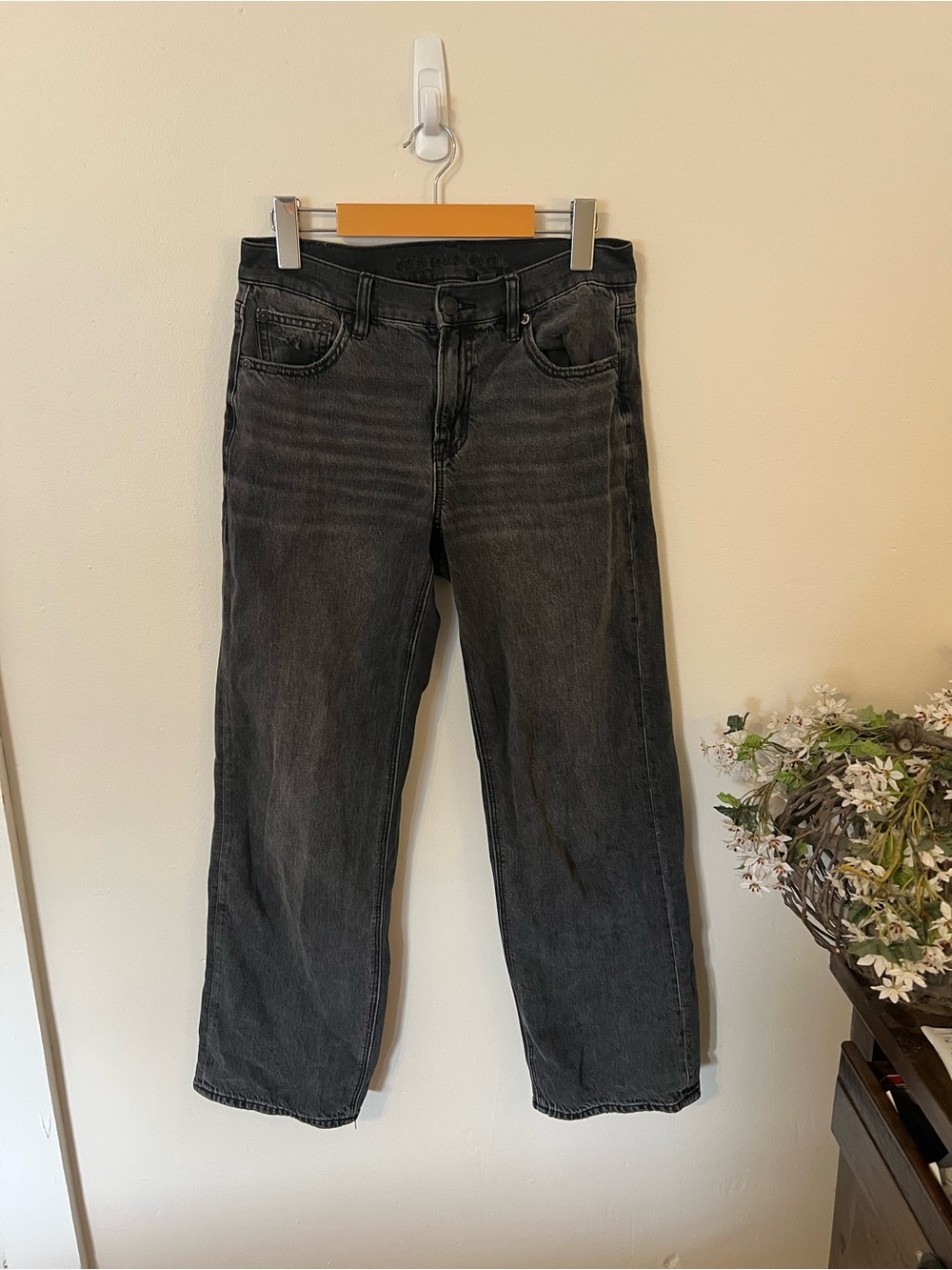 American Eagle Black Straight Leg Jeans Women’s Size 0 Regular Washed Black